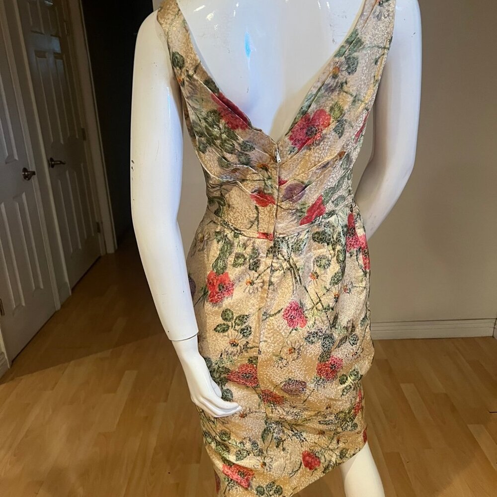 50'S VINTAGE CEIL CHAPMAN FLORAL BROCADE METALLIC TWIST SHEATH DRESS SZ 6-8 - Picture 4 of 6